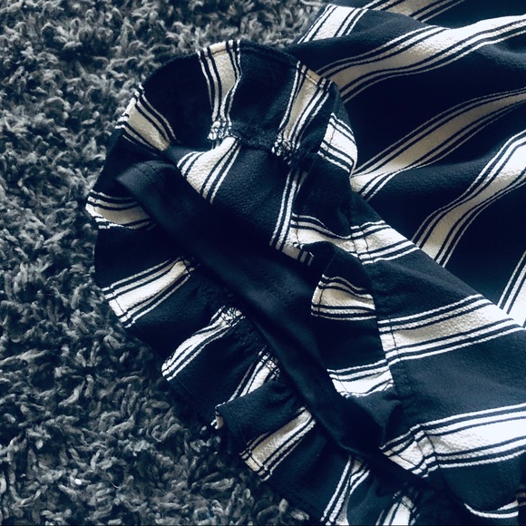 Mimi Chica • Striped Romper - Picture 3 of 5